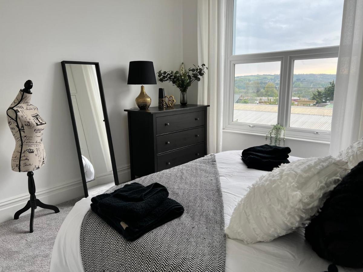 Heathcliff - 5 Bedroom House In Town Centre Tenby Zewnętrze zdjęcie
