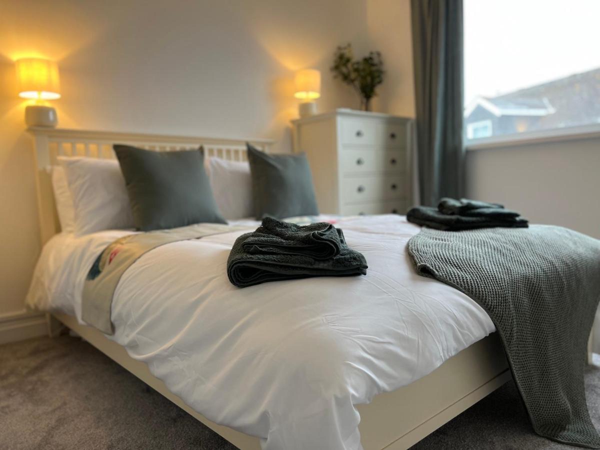Heathcliff - 5 Bedroom House In Town Centre Tenby Zewnętrze zdjęcie
