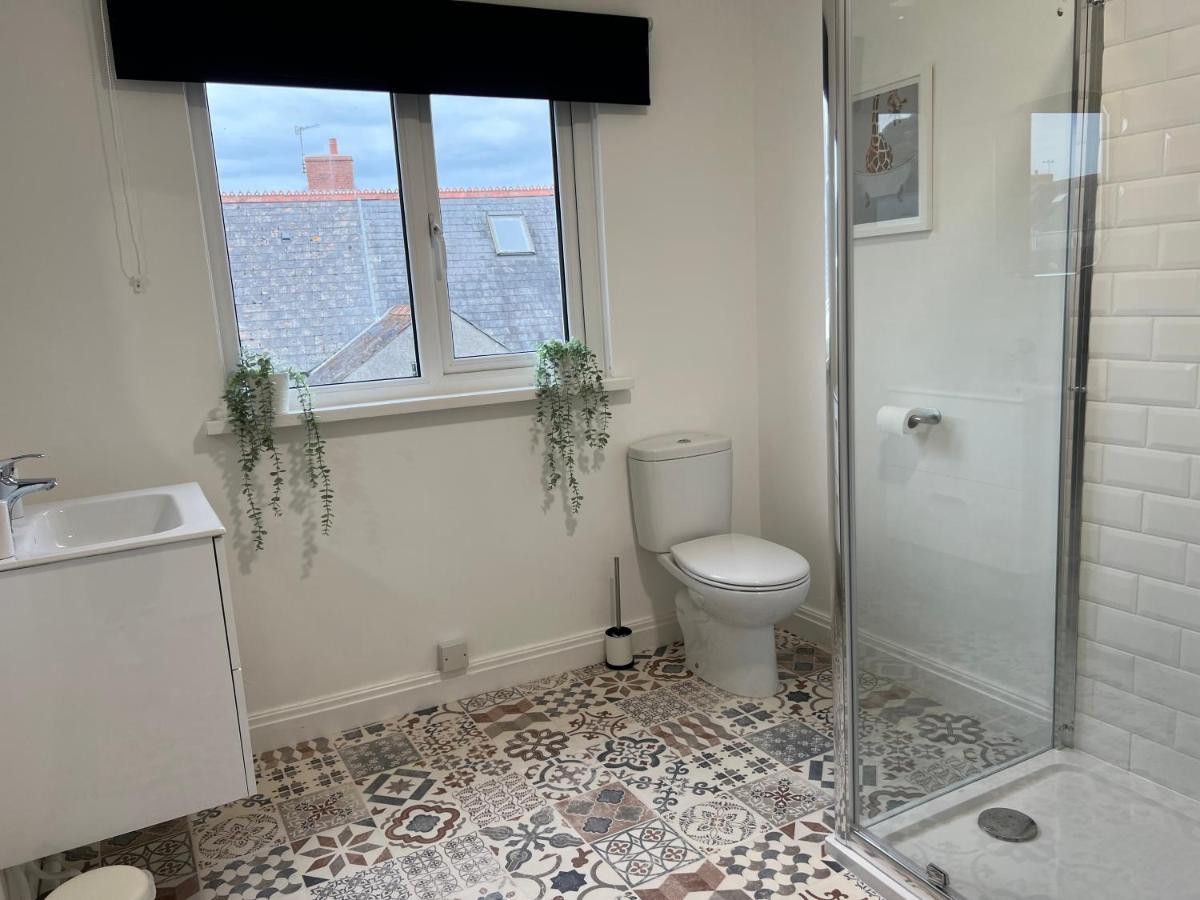 Heathcliff - 5 Bedroom House In Town Centre Tenby Zewnętrze zdjęcie